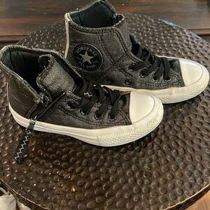 Converse Chuck Taylor All Stars Size 10.5 Toddler Girls